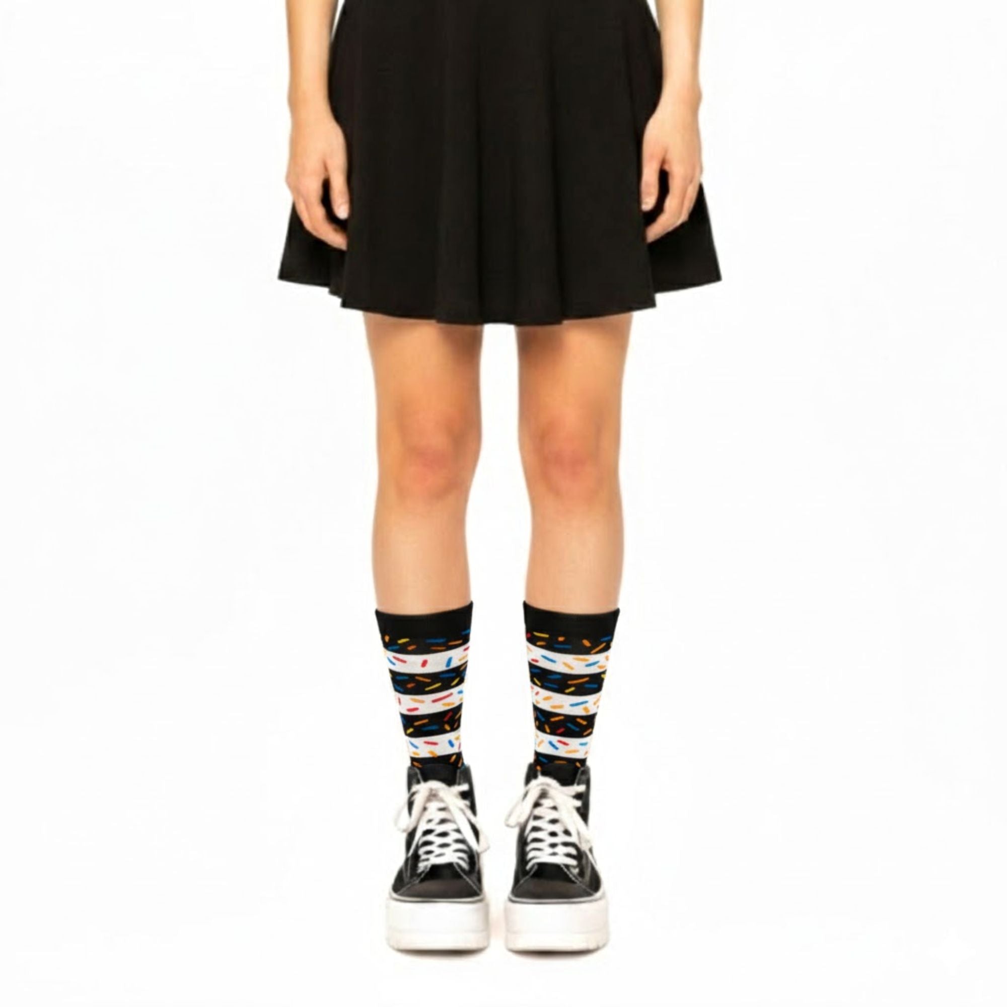 sprinkle-stripes-socks-black-and-white2